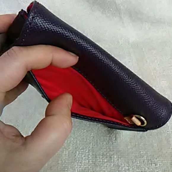 ⌛️ CLEARANCE  - Authentic Dooney & Bourke pouch - Picture 3 of 4